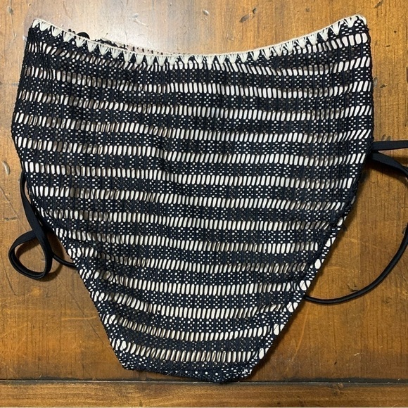 Xhilaration black netting over light nude lining bikini bottom size Medium - Picture 3 of 5